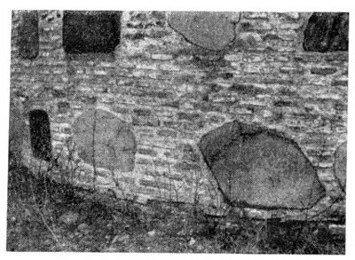 Гродно. Борисоглебская церковь на Коложе, XII в. Деталь кладки апсиды Гродно. Борисоглебская церковь на Коложе, XII в. Деталь кладки апсиды