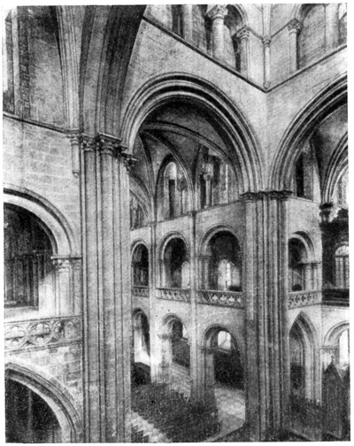 Кан. Монастырская церковь Сент Этьенн Кан. Монастырская церковь Сент Этьенн