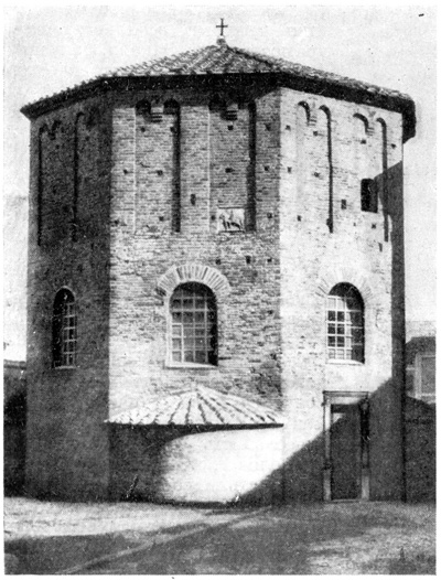 Равенна. Баптистерий православных, около 450 г.