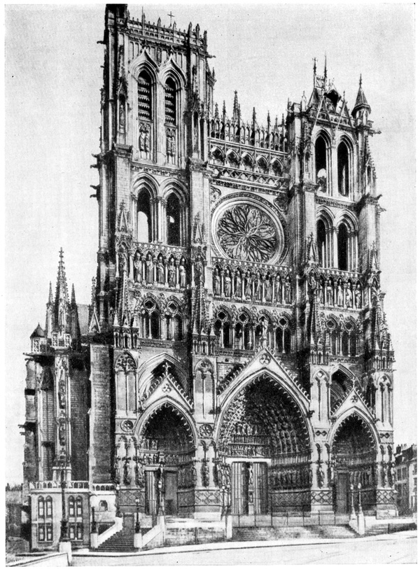 Амьен. Собор, 1220—1269 гг. Вид с запада (верхняя часть XIV в.) Амьен. Собор, 1220—1269 гг. Вид с запада (верхняя часть XIV в.)