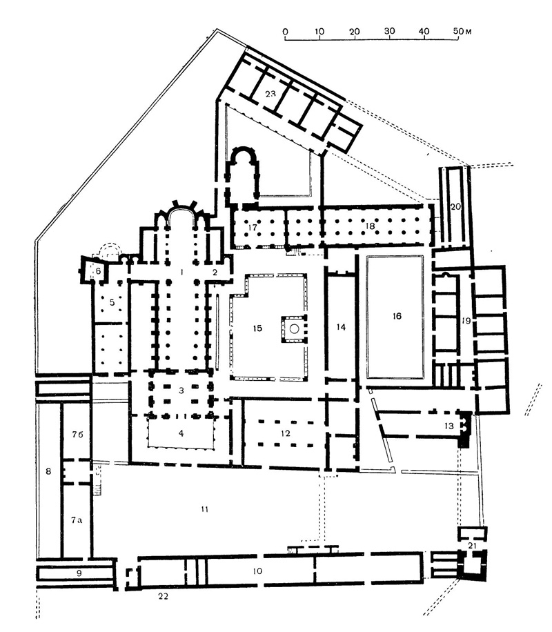 Клюни. Монастырский двор